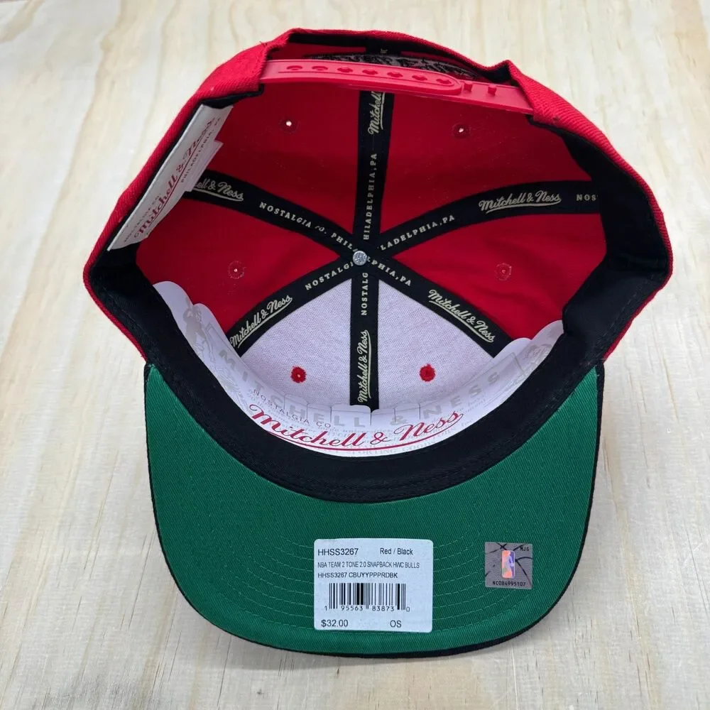 NEW Chicago Bulls Mitchell Ness Hardwood Classics Team Two-Tone 2.0 Snapback Hat